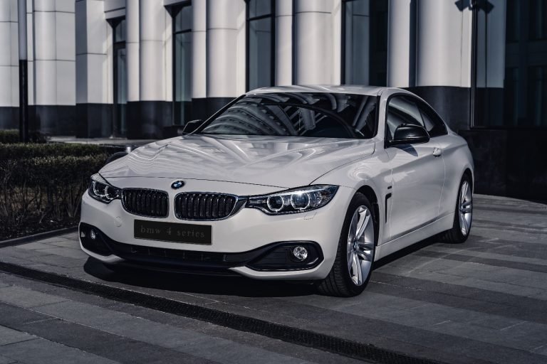 بی ام دبلیو سفید